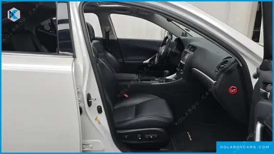 LEXUS IS PREMIUM
