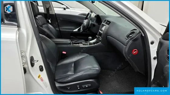 LEXUS IS PREMIUM