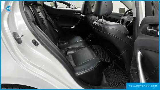 LEXUS IS PREMIUM
