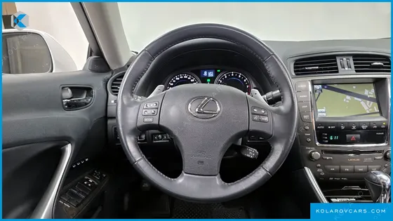 LEXUS IS PREMIUM