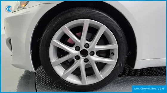 LEXUS IS PREMIUM
