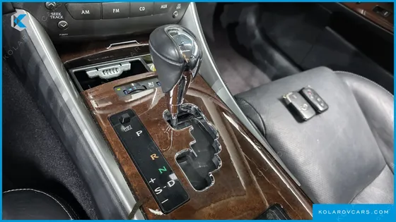 LEXUS IS PREMIUM
