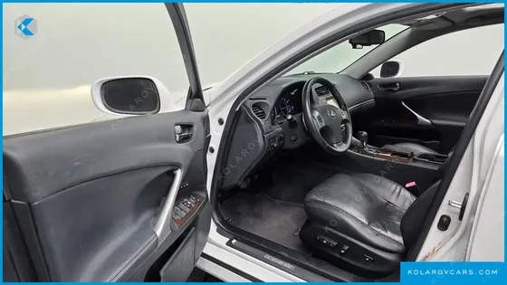 LEXUS IS PREMIUM