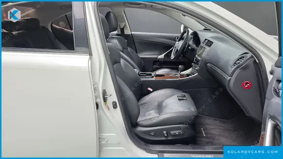 LEXUS IS PREMIUM
