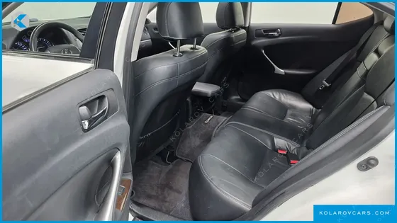 LEXUS IS PREMIUM