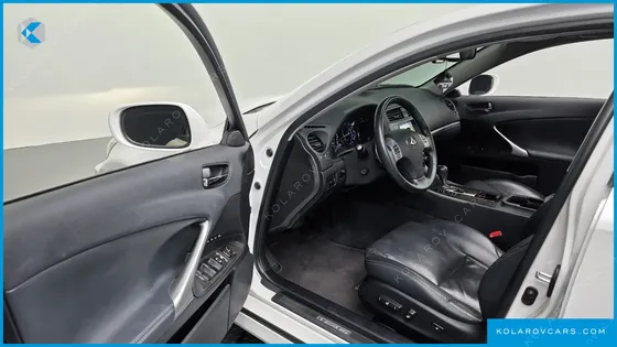 LEXUS IS PREMIUM