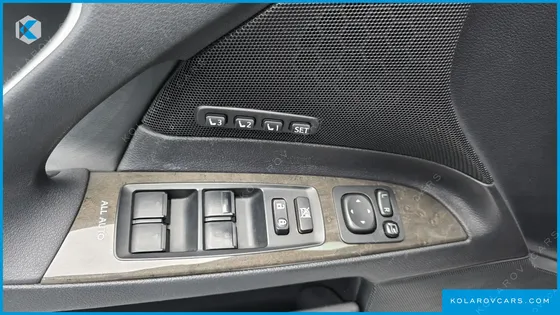 LEXUS IS PREMIUM