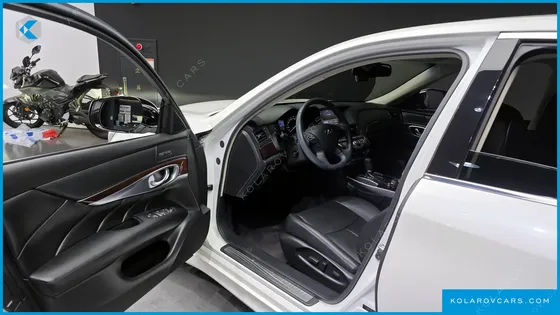 INFINITY Q70 3.7 AWD