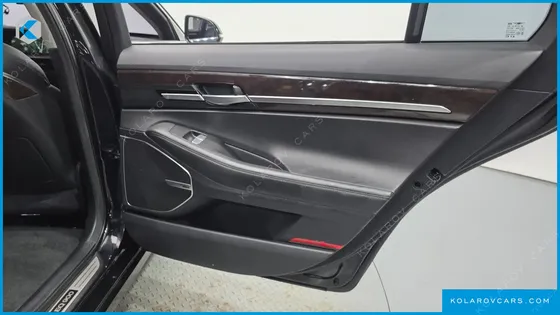 GENESIS EQ900 3.8 GDI AWD