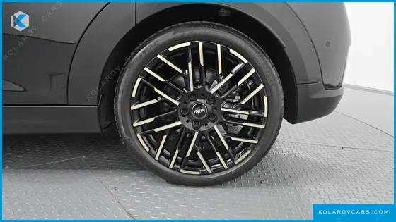 MINI COOPER 5 DOOR FAVOURED