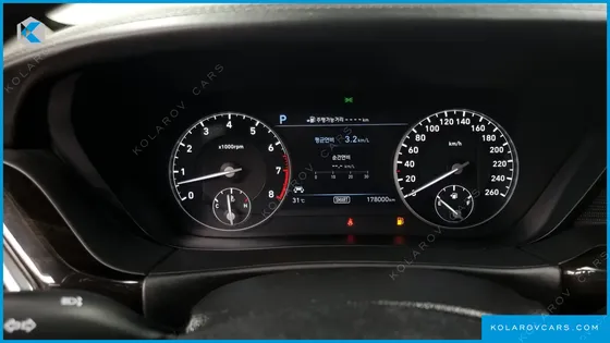 GENESIS EQ900 5.0 GDI AWD LIMOUSINE