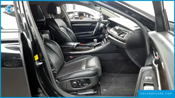GENESIS EQ900 5.0 GDI AWD LIMOUSINE