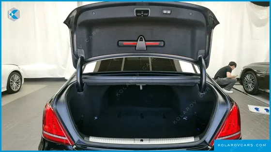 GENESIS EQ900 5.0 GDI AWD LIMOUSINE