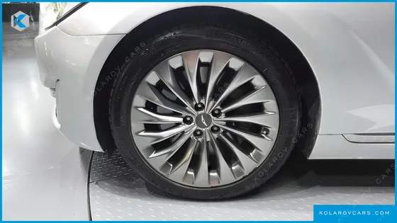 GENESIS EQ900 3.8 GDI AWD
