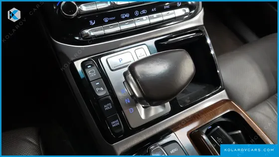 GENESIS EQ900 5.0 GDI AWD LIMOUSINE