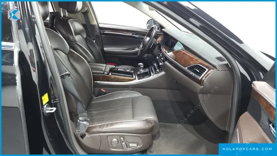 GENESIS EQ900 5.0 GDI AWD LIMOUSINE
