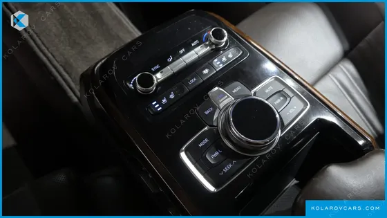 GENESIS EQ900 5.0 GDI AWD LIMOUSINE