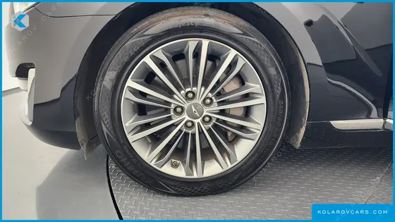 GENESIS EQ900 3.8 GDI AWD
