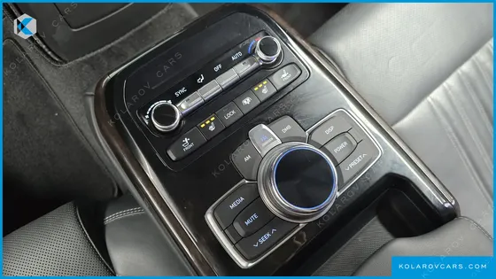 GENESIS EQ900 3.8 GDI AWD