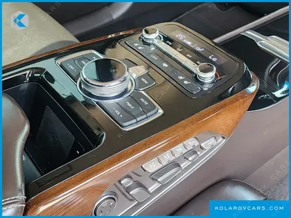 GENESIS EQ900 5.0 GDI AWD LIMOUSINE