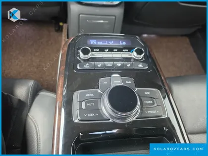 GENESIS EQ900 3.8 GDI AWD