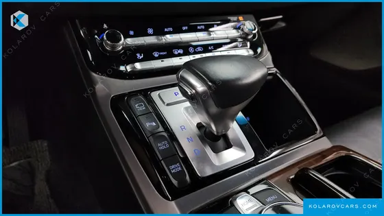 GENESIS EQ900 5.0 GDI AWD LIMOUSINE