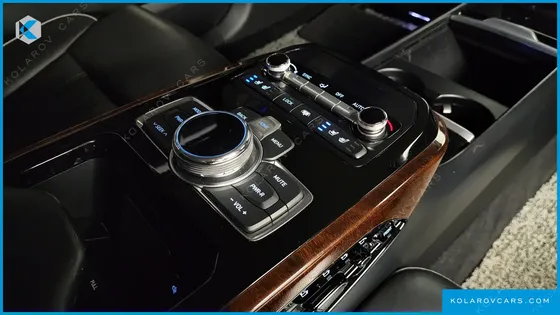 GENESIS EQ900 5.0 GDI AWD LIMOUSINE