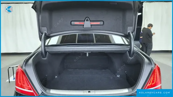 GENESIS EQ900 5.0 GDI AWD LIMOUSINE