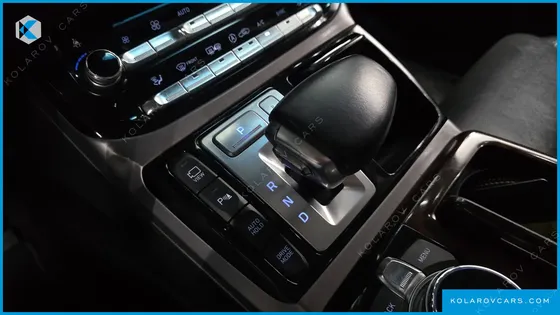 GENESIS EQ900 5.0 GDI AWD LIMOUSINE