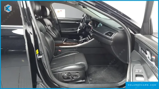 GENESIS EQ900 5.0 GDI AWD LIMOUSINE