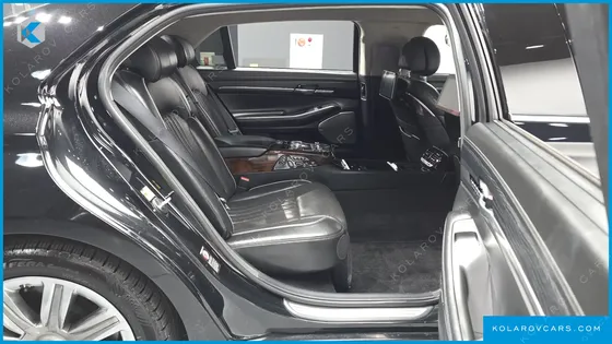 GENESIS EQ900 5.0 GDI AWD LIMOUSINE