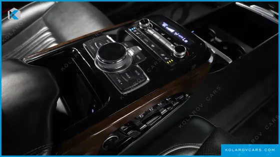 GENESIS EQ900 5.0 GDI AWD LIMOUSINE