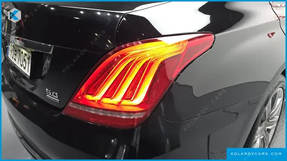 GENESIS EQ900 5.0 GDI AWD LIMOUSINE