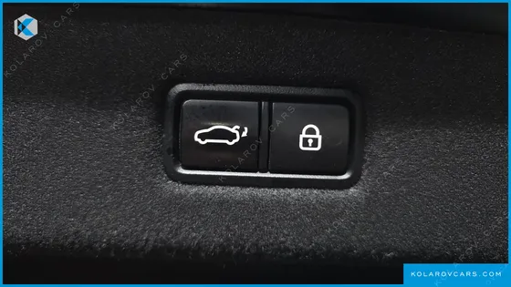 GENESIS EQ900 5.0 GDI AWD LIMOUSINE