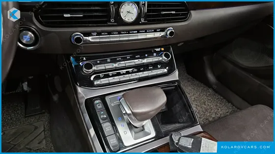 GENESIS EQ900 5.0 GDI AWD