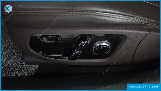 GENESIS EQ900 3.8 GDI AWD