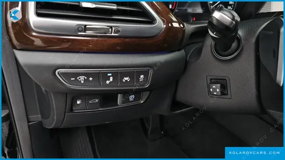 GENESIS EQ900 5.0 GDI AWD LIMOUSINE