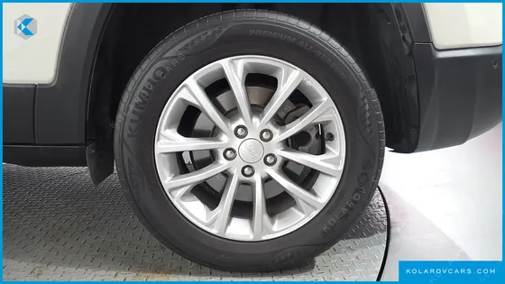 JEEP CHEROKEE 2.4 LONGITUDE HIGH AWD