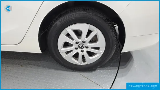 TOYOTA PRIUS 1.8 E