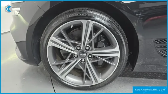 GENESIS G70 GASOLINE 2.5T 4WD
