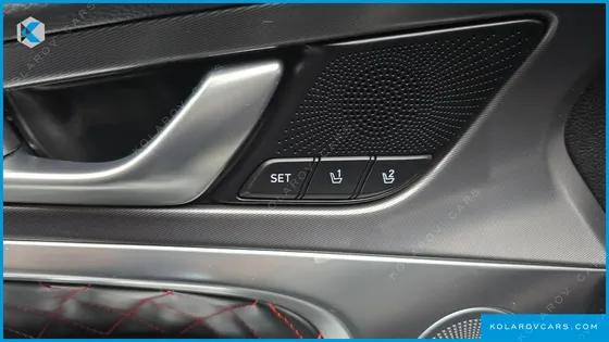 GENESIS G70 GASOLINE 2.5T 4WD