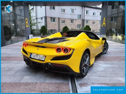 FERRARI F8 3.9 V8