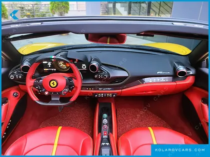 FERRARI F8 3.9 V8