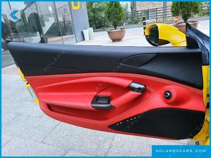 FERRARI F8 3.9 V8