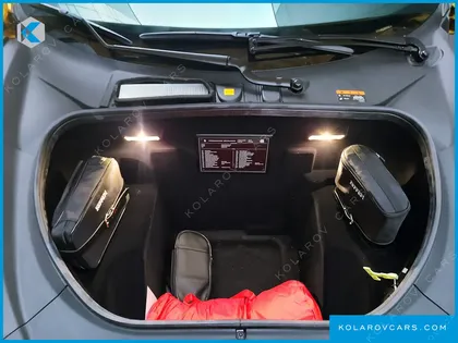 FERRARI F8 3.9 V8