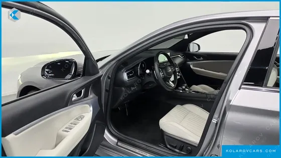 GENESIS G70 GASOLINE 2.5T 2WD