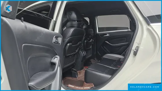 MERCEDES B-CLASS B220