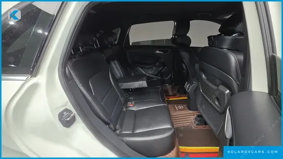MERCEDES B-CLASS B220