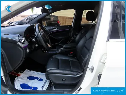 MERCEDES B-CLASS B220