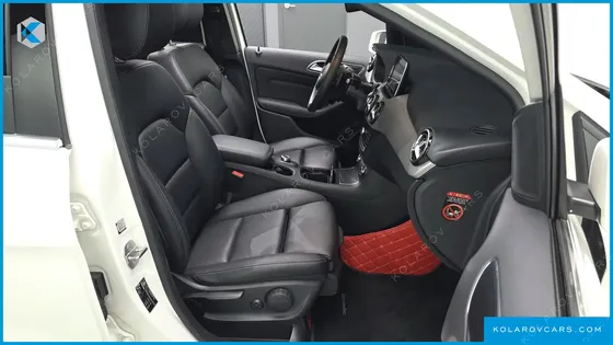 MERCEDES B-CLASS B220